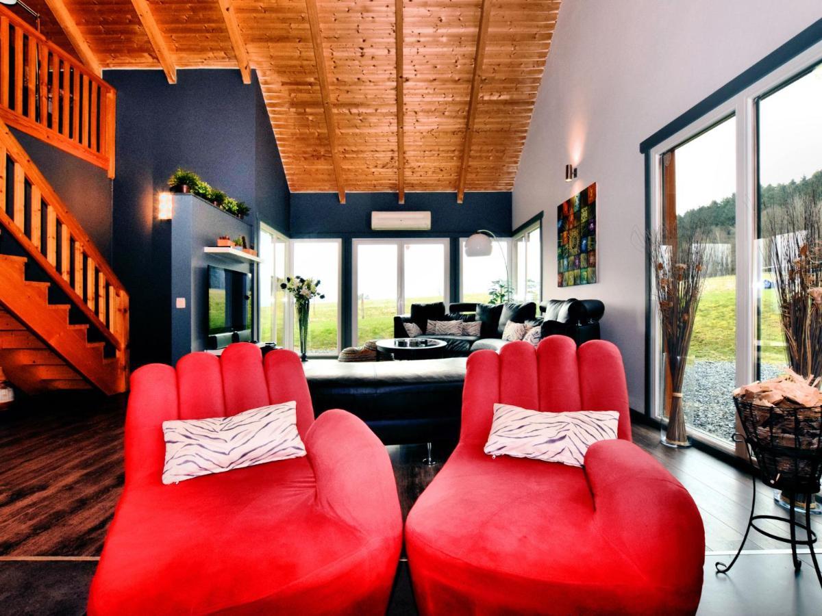 Beautiful Villa With Heated Outdoor Pool Manhay المظهر الخارجي الصورة
