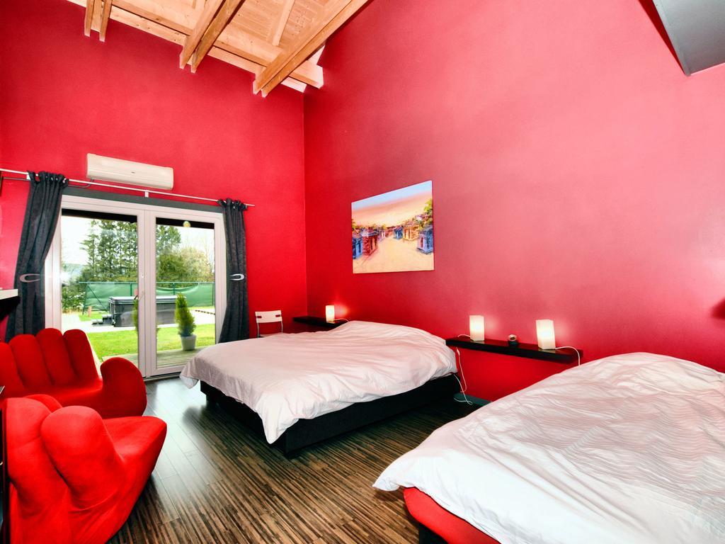 Beautiful Villa With Heated Outdoor Pool Manhay المظهر الخارجي الصورة